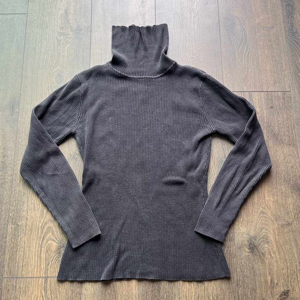 Leo & Nicole sweater